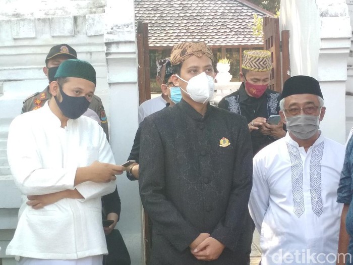 Sultan sepuh cirebon PRA Lukman Zulkaedin