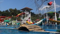 Wahana air di obyek wisata ini banyak dan memiliki beragam spot foto Instagramnable dan tentunya bisa memanjakan para pengunjung. (Wisma Putra/detikcom)