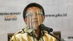 Gaya Salam Corona Ala Sohibul dan AHY
