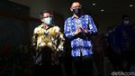 Gaya Salam Corona Ala Sohibul dan AHY
