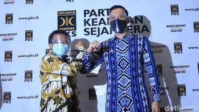 Gaya Salam Corona Ala Sohibul dan AHY