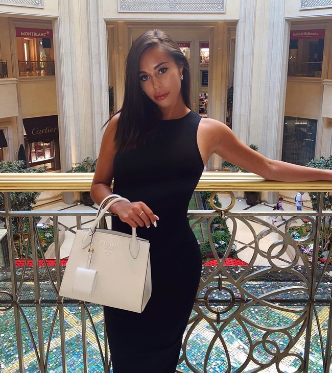 Alyssa menanggapi kritik warganet dan mengatakan, Sama sist, tetapi ketika kamu menemukan seorang pria yang mencintai kamu dan memperlakukan kamu seperti seorang ratu, apa salahnya, Foto: instagram @alyssag36