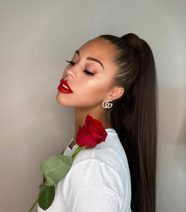 Dalam akun Instagramnya @alyssag36, ia kerap mengunggah foto seksi, kehidupannya yang serba mewah dan portet kemesraannya bersama sang kekasih. Foto: instagram @alyssag36