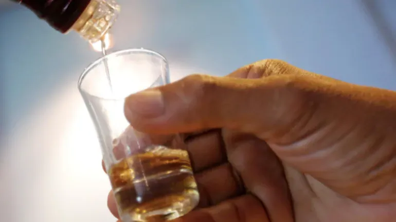 Anak-anak di India Diberi Minum Alkohol