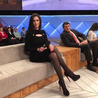 Wanita yang memiliki program acara TV di Rusia ditemukan tewas tanpa busana di atas kasur hotel. Di samping mayatnya, ditemukan dress hitam dan tas Prada. Foto: Instagram