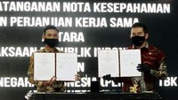 Direktur Utama BNI Herry Sidharta dan Jaksa Agung Republik Indonesia ST Burhanuddin menandatangani Nota Kesepahaman (MoU) di Jakarta, Jumat (24/7/2020).