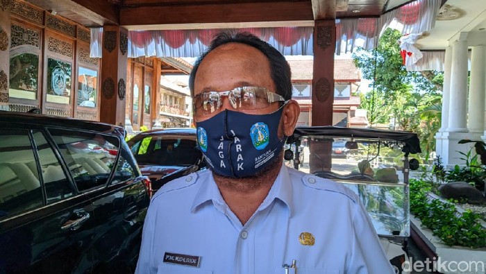 Bupati Ponorogo Ipong Muchlissoni