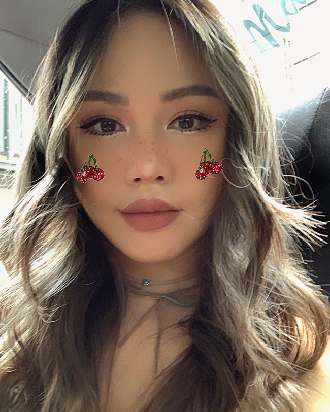 Chloe memulai akun YouTube di usia yang tergolong matang yakni 29 tahun. Wanita kelahiran Brunei Darussalam tersebut membuktikan bahwa tidak ada kata terlambat untuk beralih profesi. Foto: Instagram @chloe_t