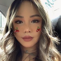 Chloe memulai akun YouTube di usia yang tergolong matang yakni 29 tahun. Wanita kelahiran Brunei Darussalam tersebut membuktikan bahwa tidak ada kata terlambat untuk beralih profesi. Foto: Instagram @chloe_t