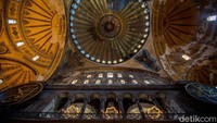 Salat Jumat pada hari ini juga menandai resminya Hagia Sophia menjadi masjid setelah 86 tahun berfungsi sebagai museum. Chris McGrath/Getty Images.