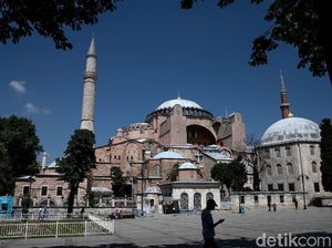 Tonton Live Streaming Sholat Jumat di Hagia Sophia