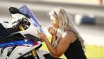 Jociselinke, Si Pirang Seksi Asal Brasil Penunggang Motor-motor Gede