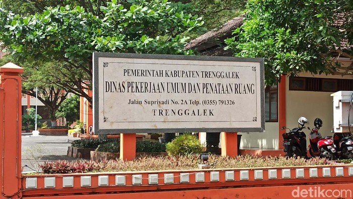 Kantor Dinas Pekerjaan Umum Penataan Ruang (PUPR)