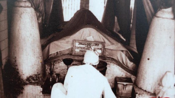 Hanya menurut Residen kedua Singapura setelah Raffles, John Crawfurd, menyebut kalau banyak ketidakcocokan data perihal makam tersebut pada tahun 1822 (Facebook/Urban Explorers of Singapore) Hanya menurut Residen kedua Singapura setelah Raffles, John Crawfurd, menyebut kalau banyak ketidakcocokan data perihal makam tersebut pada tahun 1822 (Facebook/Urban Explorers of Singapore)