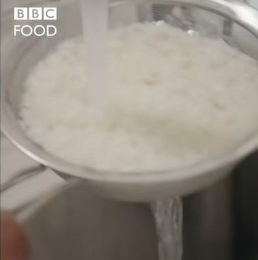 Netizen Kesal Karena Wanita Inggris Masak Nasi Kayak Pasta