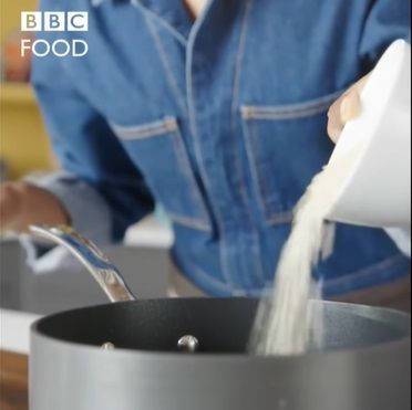 Netizen Kesal Karena Wanita Inggris Masak Nasi Kayak Pasta
