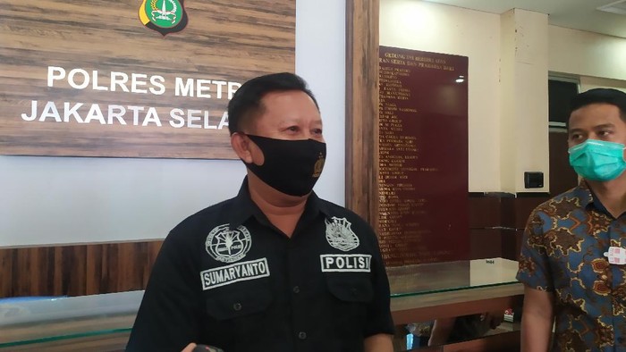 Polisi Buru 2 Pembobol Mobil Isi Cek Rp 43 M di Kemang yang Terekam CCTV