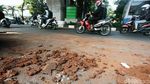 Duh, Proyek Galian Bongkar Trotoar di Blok S