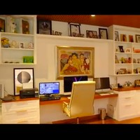 Salah satu sudut favorit Luna. Sebuah ruang kerja yang dulunya bekas taman kecil. (Foto: YouTube/Boy William)