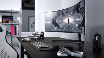 Layarnya memakai teknologi QLED, refresh rate 240Hz dan HDR1000. Monitor ini juga mendukung teknologi adaptive refresh rate, baik G-Sync maupun FreeSync. Foto: Dok. Samsung