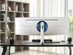 Lengkungan Seksi Samsung Odyssey G9