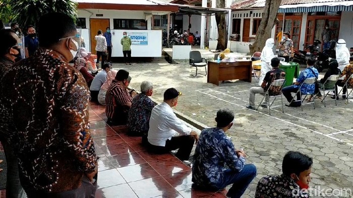 Suasana tes swab di lingkungan DPRD Pemalang