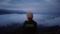 Saya mendaki sekitar jam 8 malam. Perjalanan mendaki sekitar 1 jam melalui trek yang cocok untuk pemula dan yang sudah terbiasa mendaki. (Foto: Rodotul Janah/dtraveler)