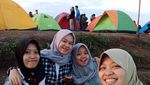 Potret Wisata di Atas Awan di Bukit Corong Tegal