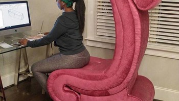 Kursi kerja yang tampaknya wujudnya terlalu berlebihan. Foto: Bored Panda