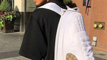 Ini tas atau sepatu besar? Foto: Bored Panda