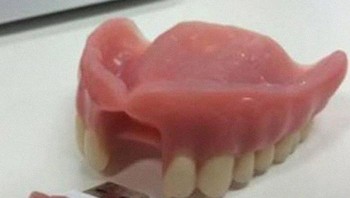 Desain USB yang unik tapi menggelikan. Foto: Bored Panda