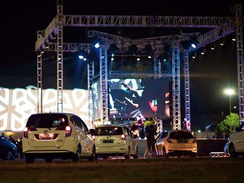 drive in wedding drive in wedding