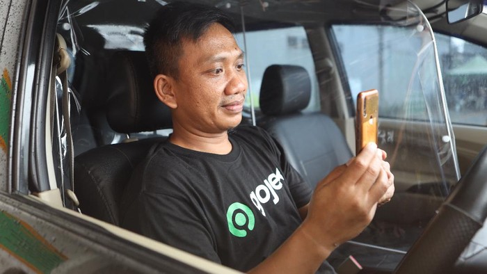 Gojek berupaya meningkatkan keamanan lewat fitur verifikasi muka mitra driver yang berfungsi melakukan verifikasi identitas mitra sebelum menerima pesanan pelanggan.