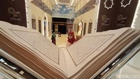 Al Quran raksasa itu didapatkan dari Masjid Kudus. (Dian Utoro Aji/detikTravel)