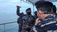 Latihan ditinjau langsung oleh Kepala Staf Angkatan Laut Laksamana Yudo Margono.