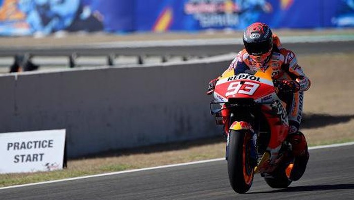 Repsol Honda Teams Spanish rider Marc Marquez takes part in the third MotoGP free practice session of the Andalucia Grand Prix at the Jerez race track in Jerez de la Frontera on July 25, 2020. (Photo by JAVIER SORIANO / AFP)