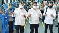 Menteri Perhubungan Budi Karya Sumadi resmikan layanan pembelian tiket kapal penyeberangan (ferry) secara online dari PT ASDP, melalui aplikasi bernama Ferizy di Terminal Eksekutif Merak, Banten, pada Sabtu (25/7/2020).