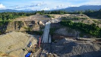 Bendungan Kuwil Kawangkoan memiliki kapasitas tampung 23,37 juta meter kubik dan luas genangan 139 hektare. Bendungan ini dibangun sejak 2016 dengan biaya Rp 1,46 triliun yang dikerjakan oleh PT. Wijaya Karya - DMT, KSO, PT. Nindya Karya (Persero) Tbk.