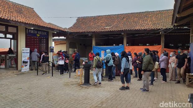 Wisatawan Dieng