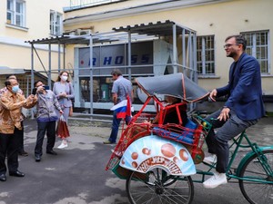 Mantap! Museum Ketimuran Moskow Rusia Koleksi Becak Yogyakarta