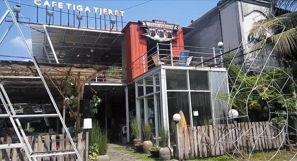 Cafe Tiga Tjeret
