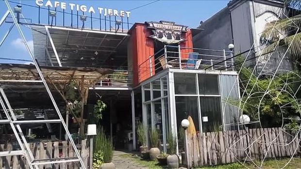 Cafe Tiga Tjeret