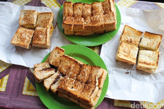 Ditolak Cinta, Rugi Roti Bakar.