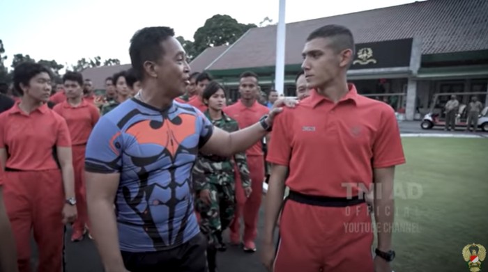Enzo Zenz Allie dan KSAD Andika Perkasa (Youtube TNI AD)