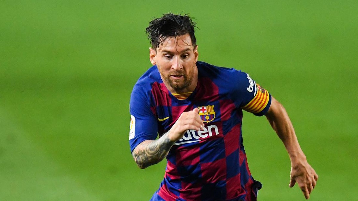 Hansi Flick menegaskan jika Bayern Munich tak hanya akan fokus lawan Lionel Messi saja saat jumpa Barcelona. (Foto: Getty Images/David Ramos)