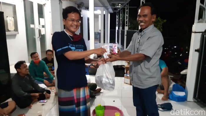 masjid bagikan multivitamin