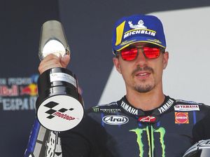 Ups! Vinales Hampir Salah Naik Motor Valentino Rossi