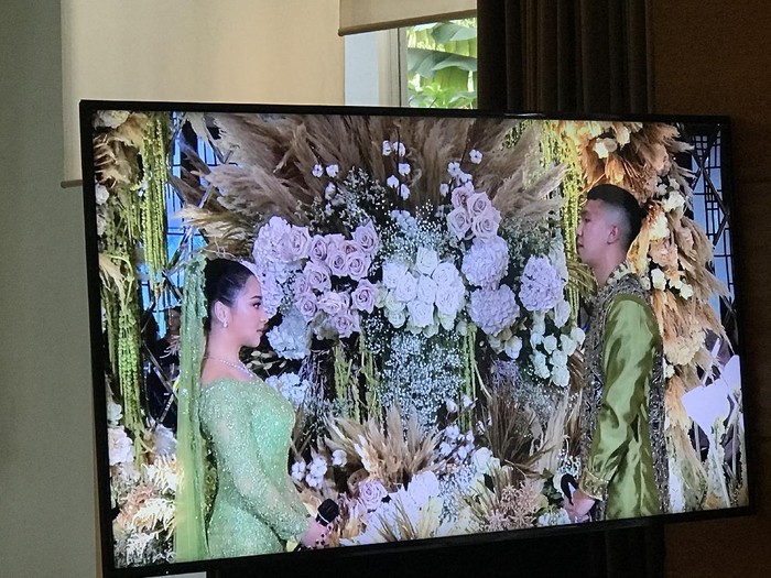 Nikita Willy dan Indra Priawan gelar lamaran