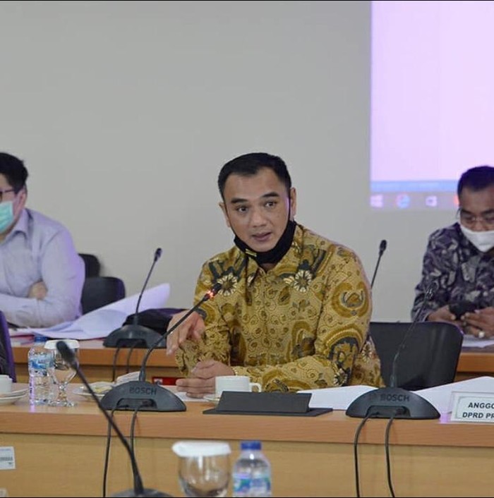 Sekretaris Fraksi Golkar DKI Jakarta Judistira Hermawan.