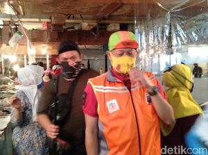 Wawalkot Jaksel Temukan Penggunaan Kantong Plastik di Pasar Tebet Timur